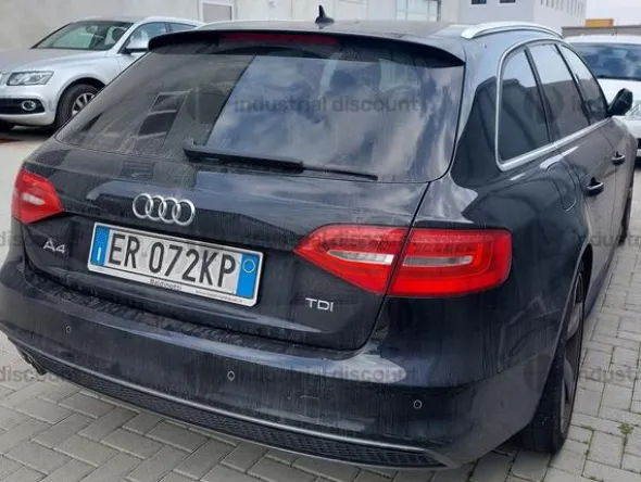 30#9875 Autovettura Audi A4