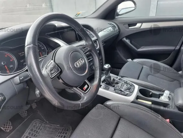 30#9875 Autovettura Audi A4
