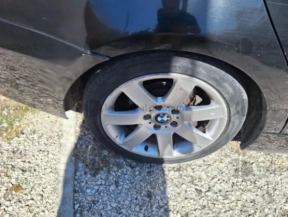 3#10205 Autovettura BMW 320d