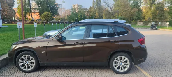 AUTOVETTURA BMW X1 XDRIVE TARGA EA086VG