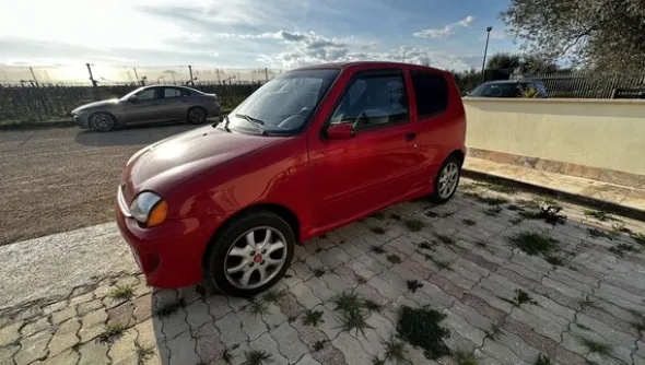 7#8332 Autovettura Fiat 600