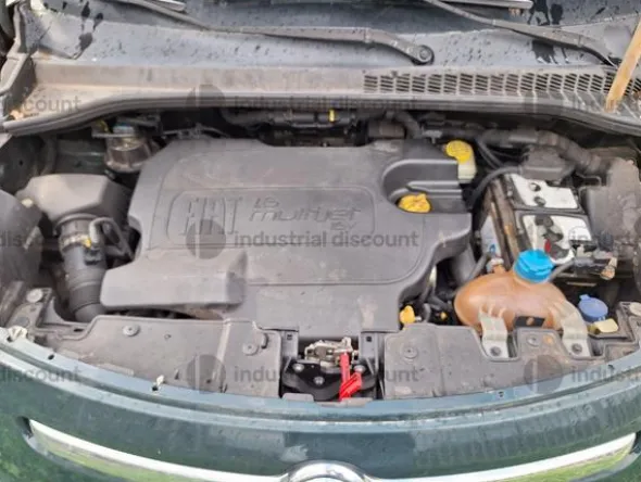 1#9896 Autovettura Fiat 500L