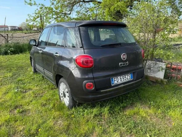 4#9117 Autovettura Fiat 500L