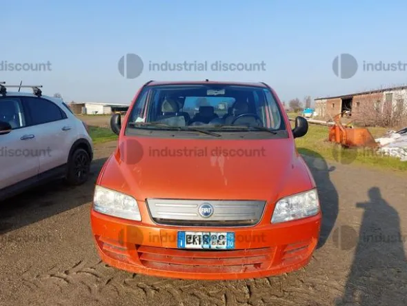 2#8853 Autovettura Fiat Multipla