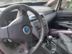 8#8924 Autovettura Fiat Punto