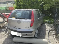 2#9063 Autovettura Fiat Punto