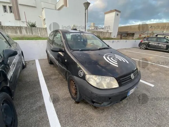 8#9773 Autovettura Fiat Punto