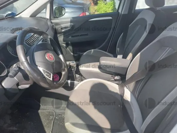 11#9453 Autovettura Fiat Punto