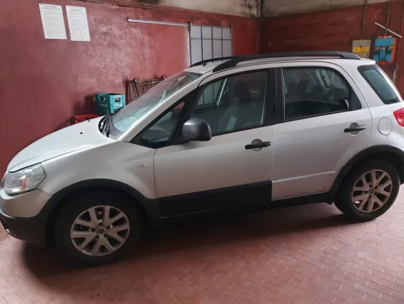 15#8115 Autovettura Fiat sedici