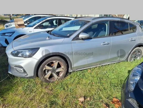 8#8738 Autovettura Ford Focus Active