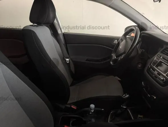 2#9377 Autovettura Hyundai i20