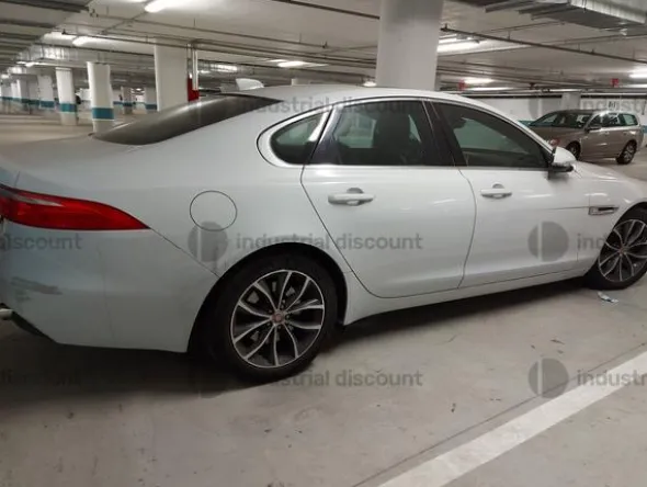 1#8907 Autovettura Jaguar XF