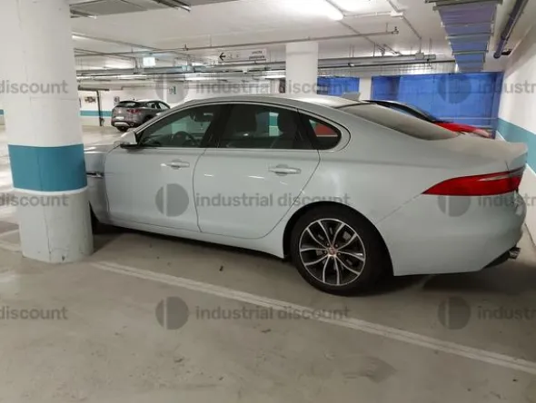 1#8907 Autovettura Jaguar XF