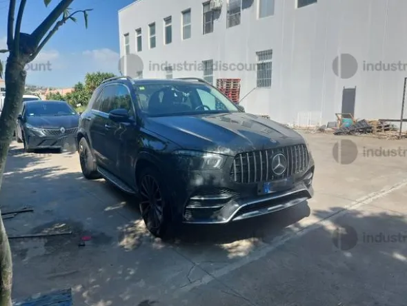 1#10041 Autovettura Mercedes