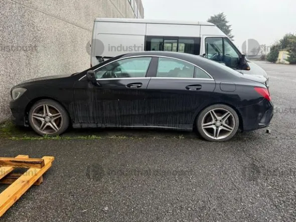 34#9706 Autovettura Mercedes-Benz
