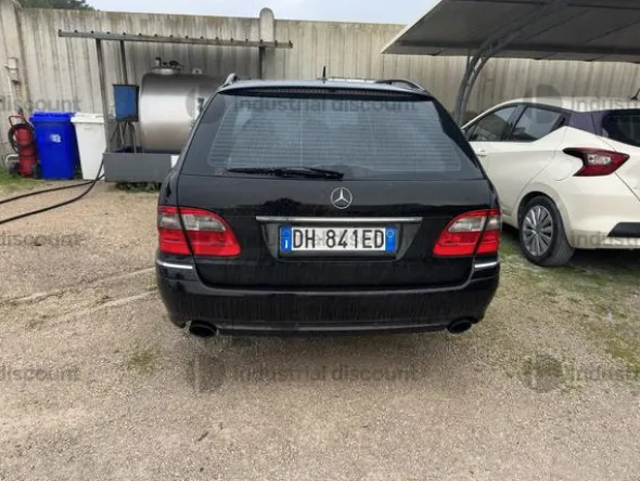 17#9792 Autovettura Mercedes E320