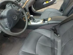 4#8644 Autovettura Mercedes E320