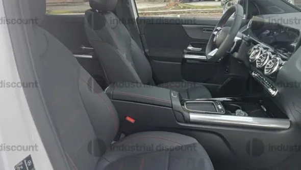 2#9847 Autovettura Mercedes GLA 200