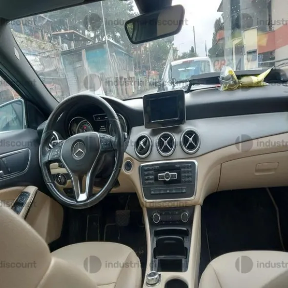 1#8950 Autovettura Mercedes GLA
