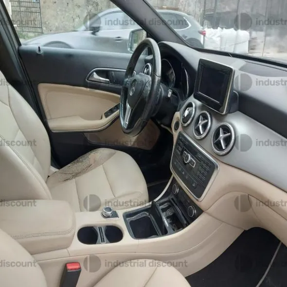 1#8950 Autovettura Mercedes GLA