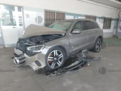 18#9213 Autovettura Mercedes GLC incidentata