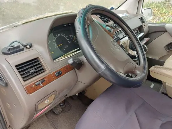 3#8644 Autovettura Mercedes V220