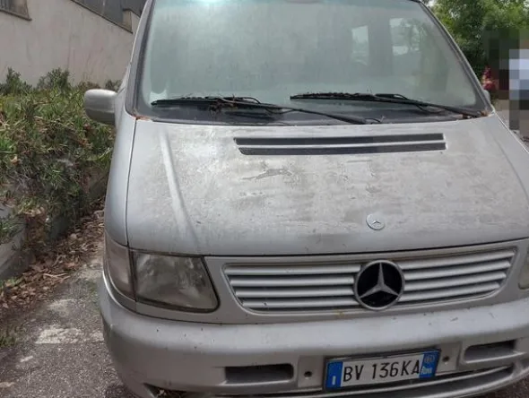3#8644 Autovettura Mercedes V220