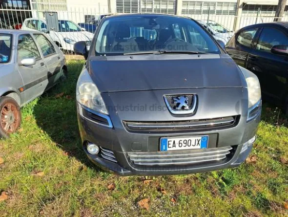 11#8738 Autovettura Peugeot 5008