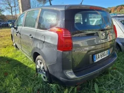 11#8738 Autovettura Peugeot 5008