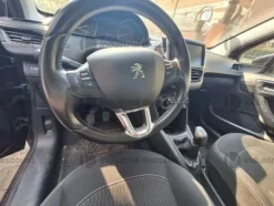 16#9500 Autovettura Peugeot 208