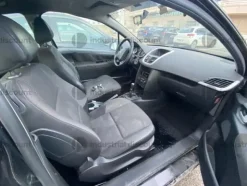 9#9773 Autovettura Peugeot