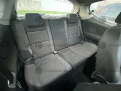 9#9773 Autovettura Peugeot