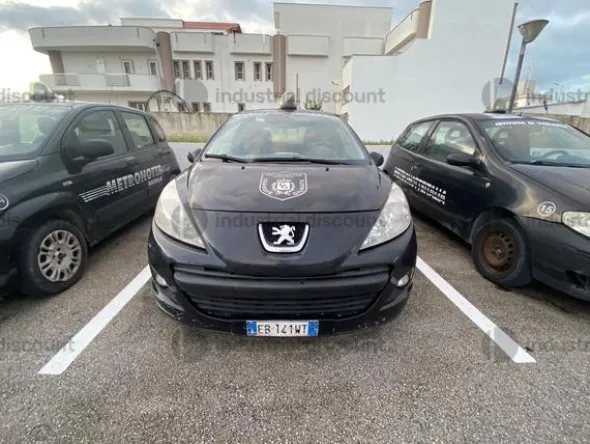 9#9773 Autovettura Peugeot