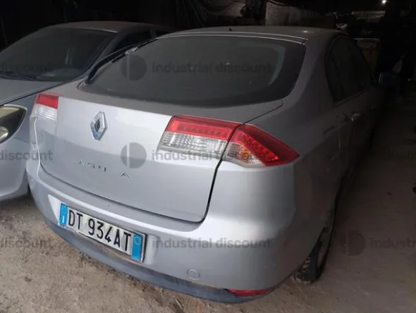 1#8749 Autovettura Renault New Laguna