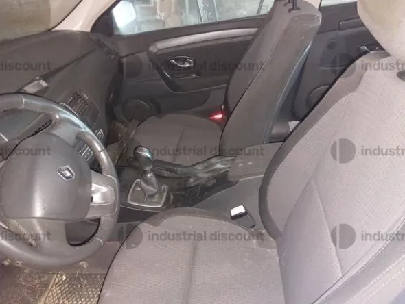1#8749 Autovettura Renault New Laguna
