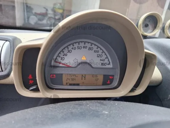 2#9232 Autovettura Smart Fortwo Coupe CDI