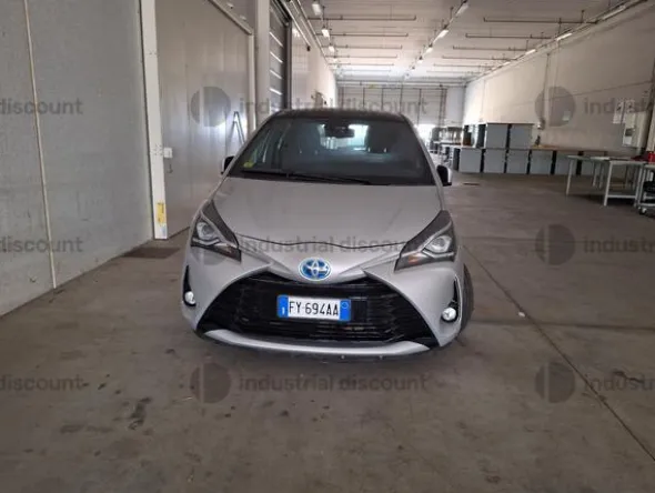 10#9480 Autovettura Toyota Yaris hybrid