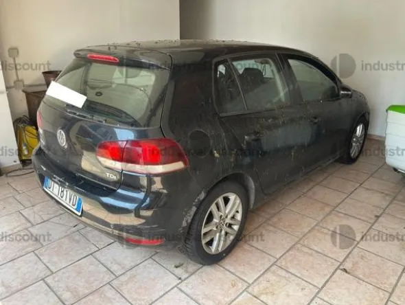3#8895 Autovettura Volkswagen Golf