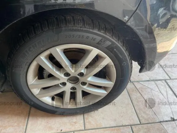 3#8895 Autovettura Volkswagen Golf