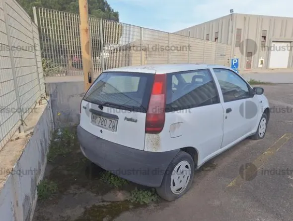 31#10019 Autovetture Opel Combo e Fiat Punto
