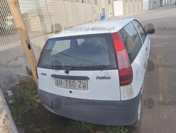 31#10019 Autovetture Opel Combo e Fiat Punto