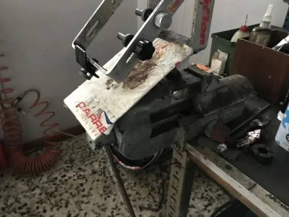 1#5221 Banchi da lavoro e accessori riparazione biciclette