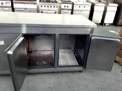 Banco refrigerato a 4 porte