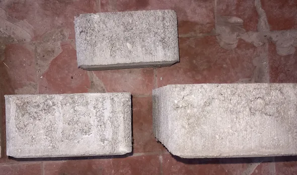 BETONELLA PAVÈCONSOLARE GRIGIO COMPOSTO DA TRE PEZZI