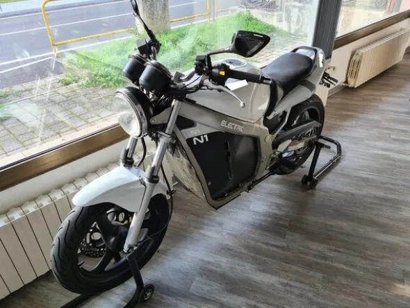 39#7255 Bici elettriche e moto elettrica
