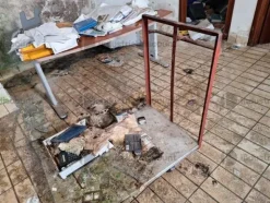 25#9389 BilanciaCarrelli acciaioBanchi lavoro eScrivania