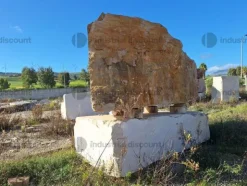 9#8799 Blocchi di marmo informi