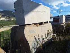 9#8799 Blocchi di marmo informi