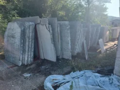 7#7563 Blocchi e lastre di marmo