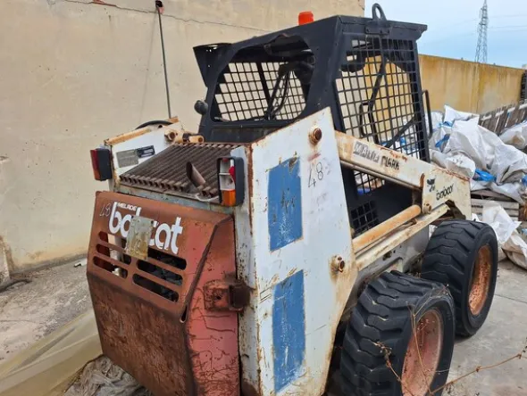 48#8350 BOBCAT MINI PALA